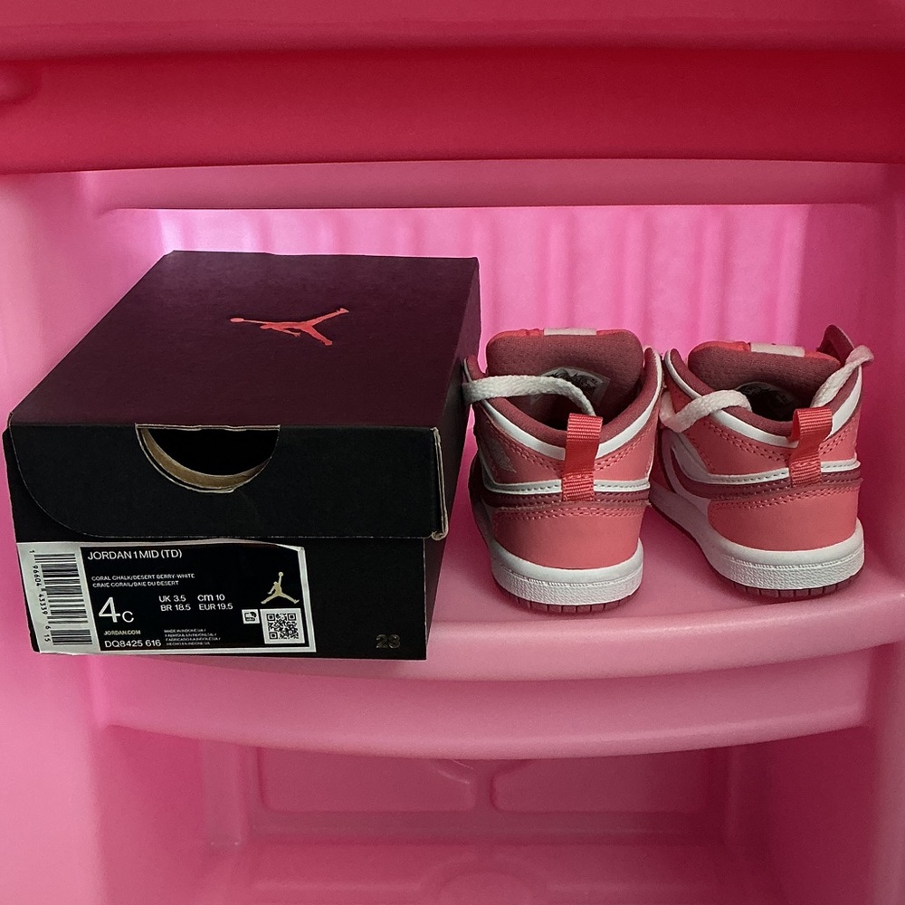Jordan Mid 1, Baby/Toddler size 4c